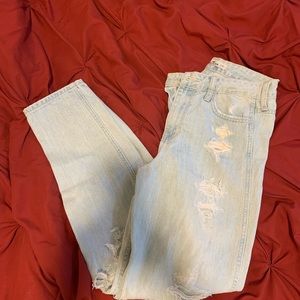Hollister Size 5 Distressed Light Denim Mom Jeans-High Rise